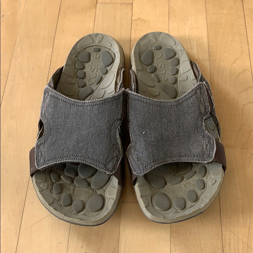 Cushe mens slide sandal sz 9